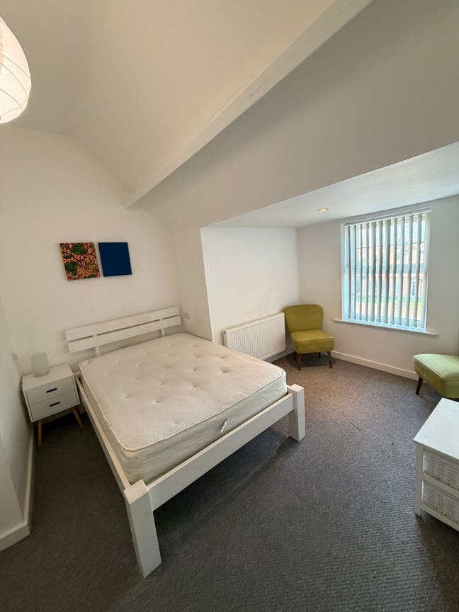 Spacious Room in Doncaster - DN4 Main Photo