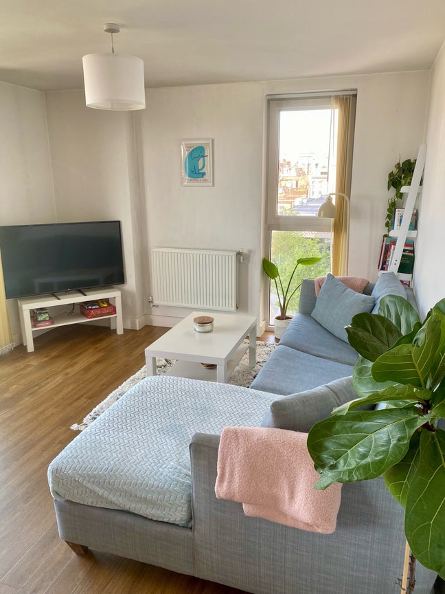 Large en-suite room in Dalston - move in August Main Photo