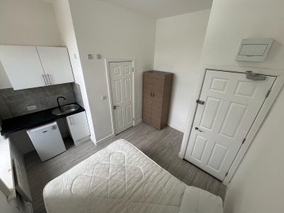 ***Studio Flat In Lewsiham Ready To Move In*** Main Photo