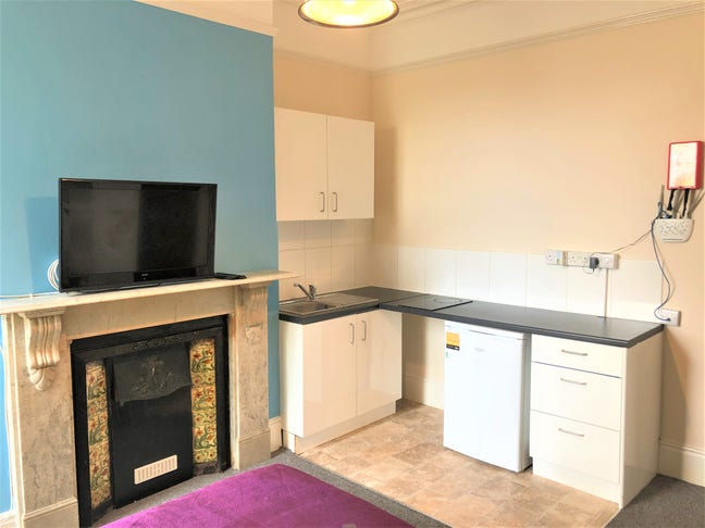 Don't like sharing a kitchen? This is for you! Main Photo