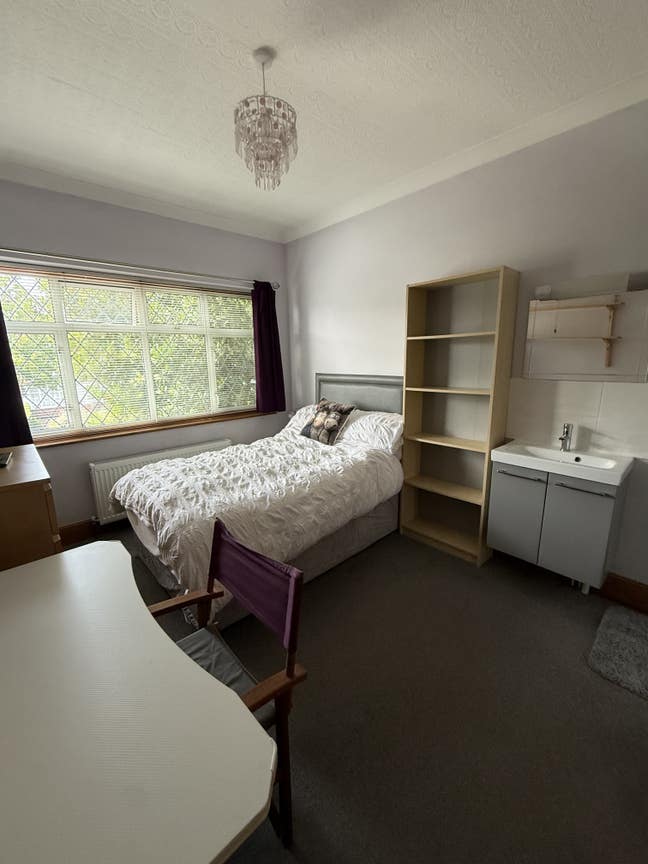 Light and spacious double room Main Photo