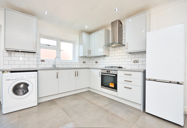 1 Bed Annexed House in Gants Hill IG2 Main Photo