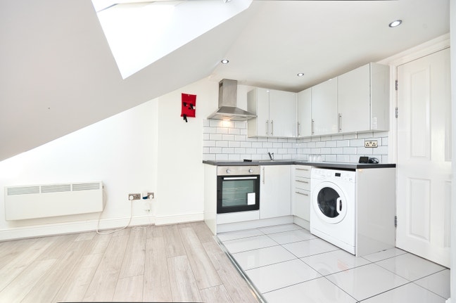 Gorgeous 1 Bed Flat near Gants Hill Underground  Main Photo