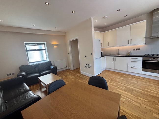 Fabulous two bed terrace flat Main Photo