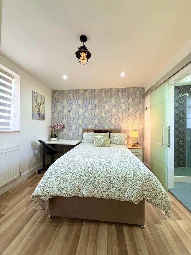 🌟 Stunning  Ensuite Room in a Modern Luxury Home  Main Photo