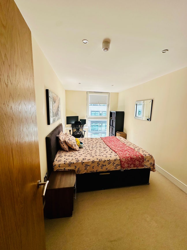 ✨  Fully Furnished Double Room in Canary Wharf ✨ Main Photo