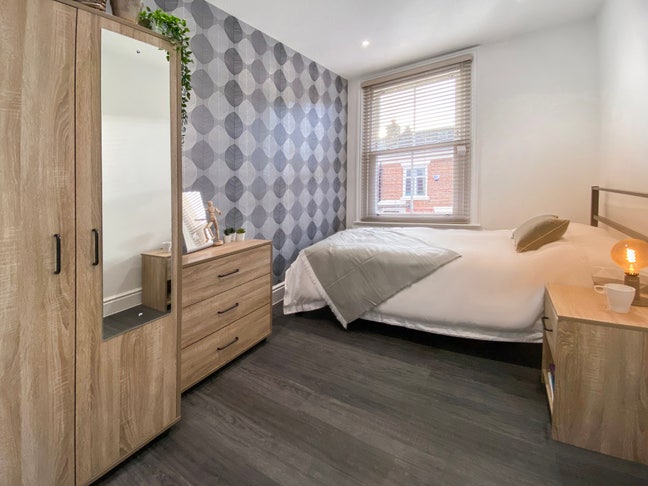 Quiet House * Cleaners * Newly Refurbished * Main Photo