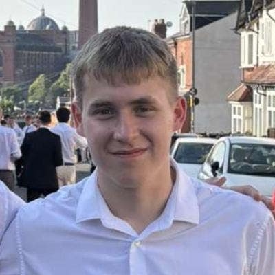 Professional Male seeks a double room Main Photo
