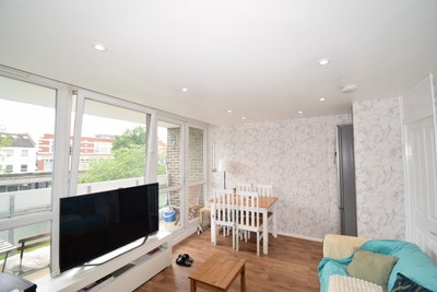 2 Spacious Double Room in Great Location! Main Photo