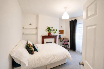 🦋 Surrey Quays- Room Next to the Park! Main Photo
