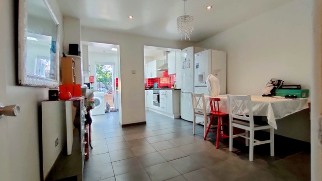 4 Bed Town House for Let - Plumstead, SE18 3Ew Main Photo