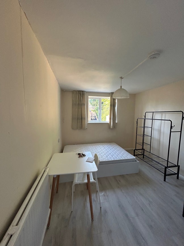 Self-contained Studio Main Photo