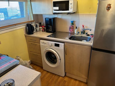 Clean & Comfortable Double Room Available Main Photo