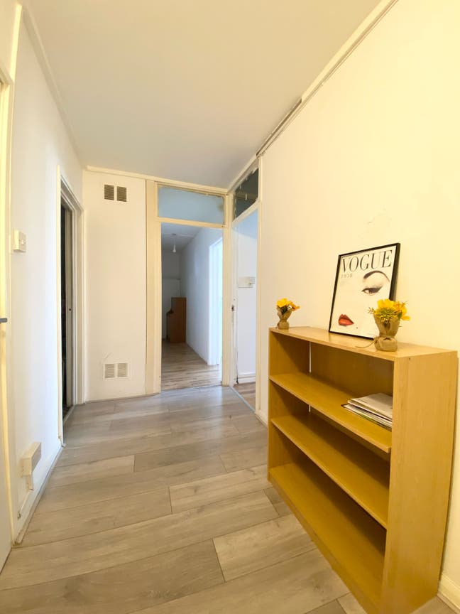🔥 Modern 4-Bed, Flat with 2 Bath, Balcony & Lift Main Photo