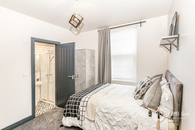 Excellent Stockport En-Suite Room! Main Photo