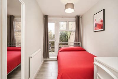 Huge Room+Balcony+Garden🌿nr Vicky Park✨🏡 Main Photo