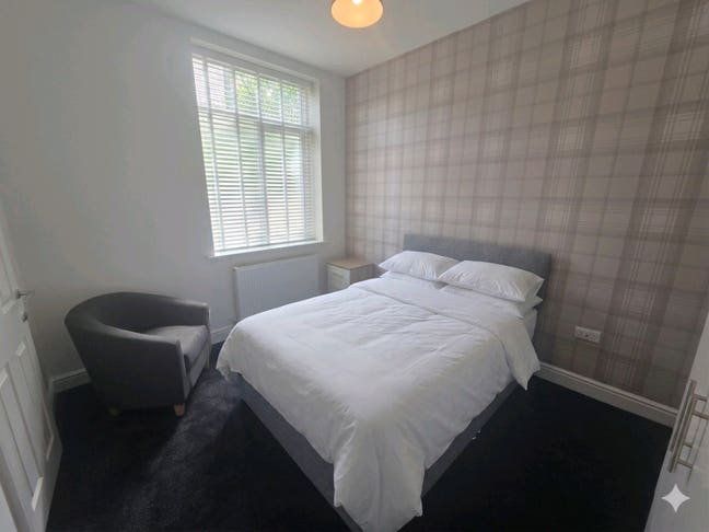 New En-Suite Rooms  + Private Parking Main Photo