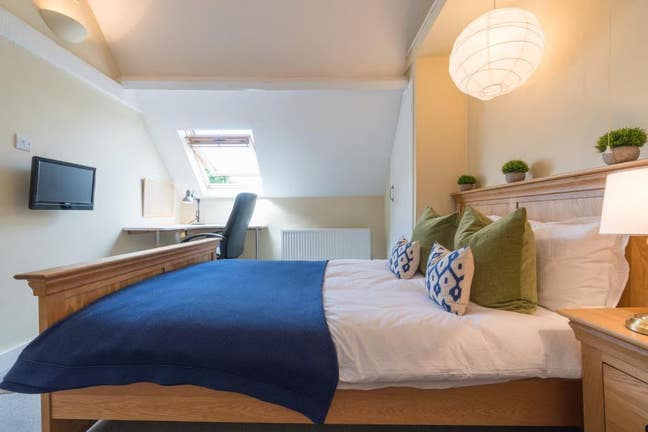 1 room available in student housing in Cirencester Main Photo