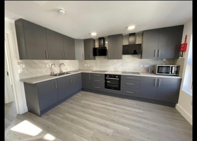 2 Small doubles room 5 min to Dollis Hill Station Main Photo