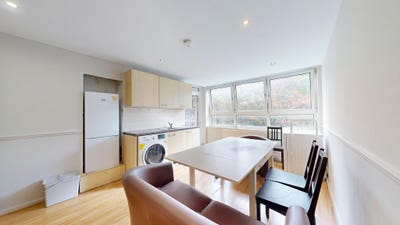 🤩 4 bed flat, 5 mins walk from WATERLOO 🤩 Main Photo