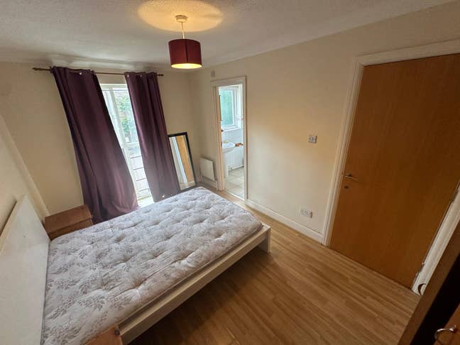 🏡 2ROOMS/En Suite +garden in 6 bed, next to docks Main Photo