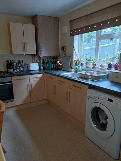 Quiet furnished double room - &pound;750 all inclusive Main Photo