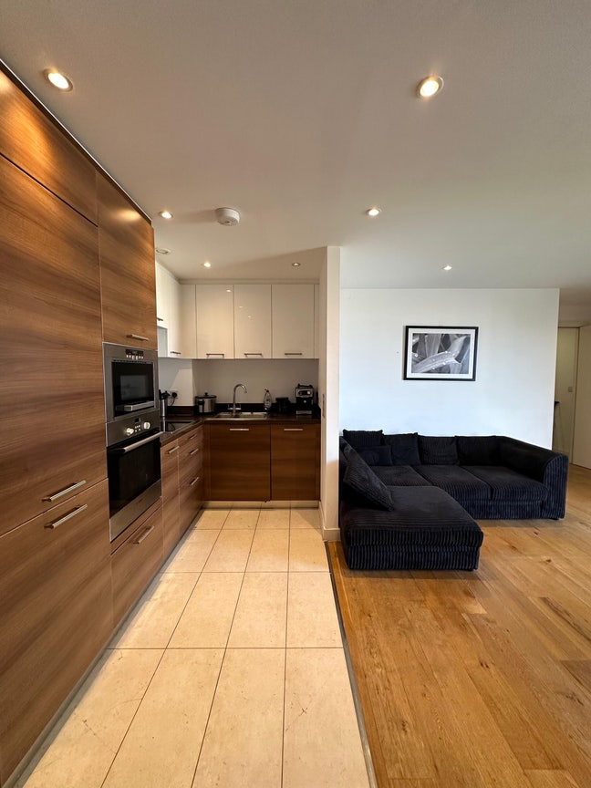 Big double with own bathroom near Canary Wharf Main Photo