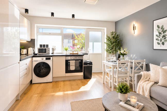 Spacious 3 Bedroom Flat at Hayling Island Main Photo
