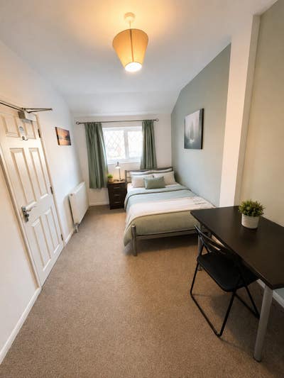 Large double en-suite | Bills included | UB8 Main Photo