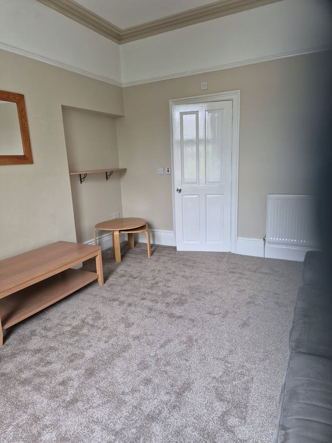 Flatlet - own lounge & en-suite  Main Photo