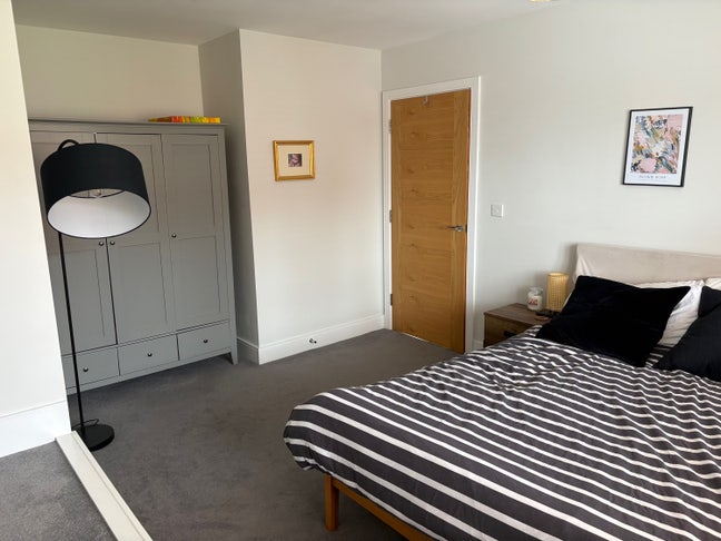 Double room with own bathroom available  Main Photo