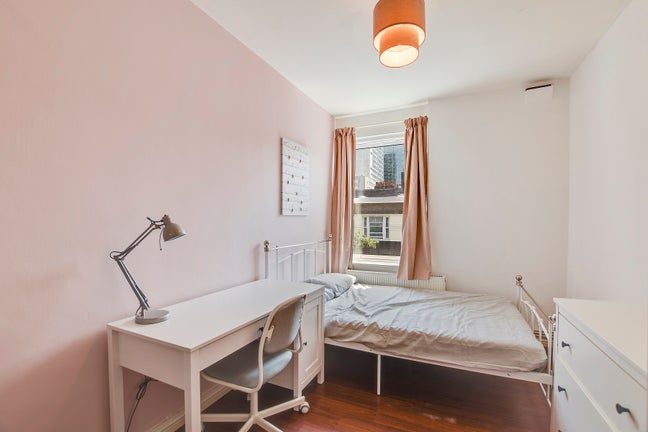 🤩 3 bed flat, 5 mins walk from Aldgate🤩 Main Photo
