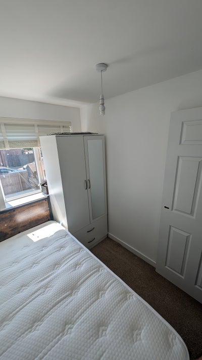 Single Room to Rent Including bills Main Photo