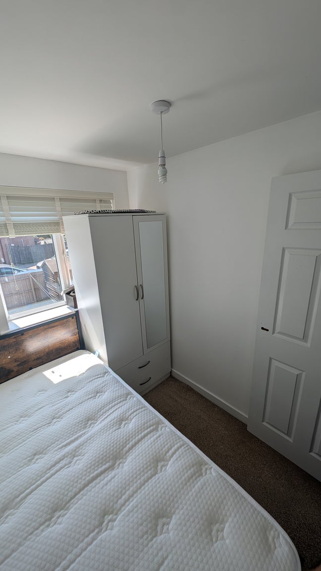 Single Room to Rent Including bills Main Photo