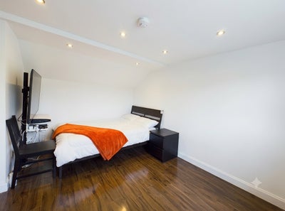 Large double with own bathroom I Top floor I Frien Main Photo