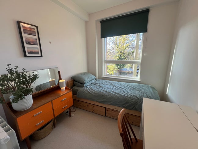 Calm Room in Family Home  Main Photo