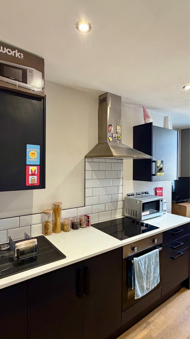 Fully furnished studio flat! Move in and enjoy ✨ Main Photo
