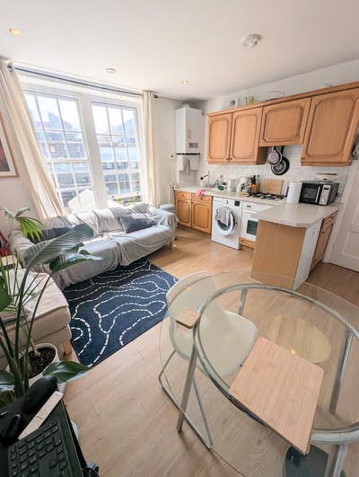 Bright 2x Double Bedroom Flat next to the Quay! E1 Main Photo