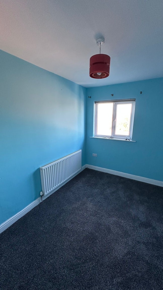 1 room available  Main Photo