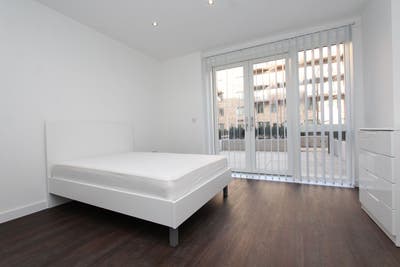 New modern rooms in Docklands E16  Main Photo