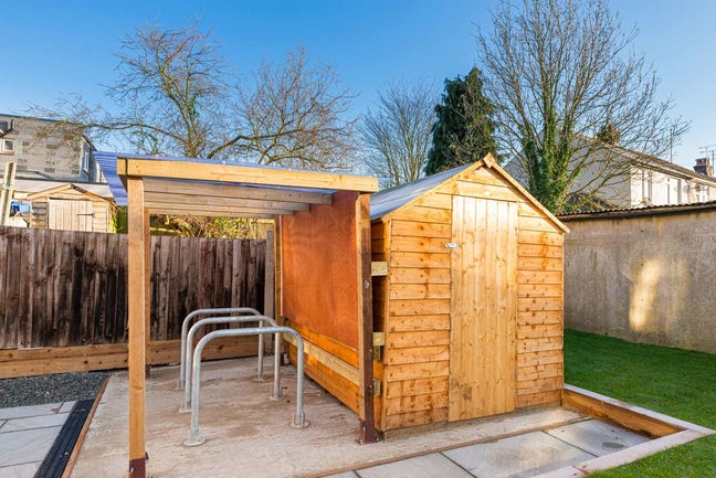 Double Furnished Room to Rent with an En - Suite  Main Photo