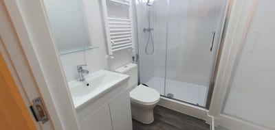 Double  Room Available  for student or professiona Main Photo
