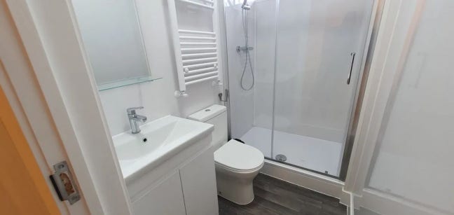 Double  Room Available  for student or professiona Main Photo
