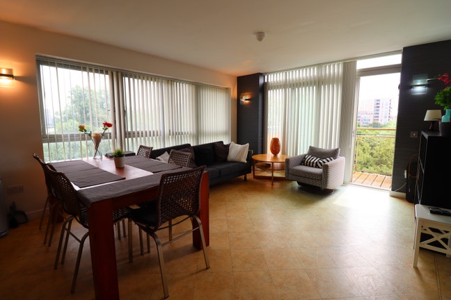 Luxury Room - SE10 - Living + Balcony + 2 Bathroom Main Photo