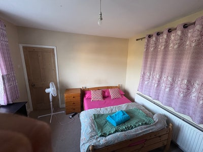 Beautiful double bed room Main Photo