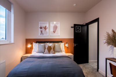 ✨ Stylish Ensuite Rooms Available – in Bury 🏡 Main Photo