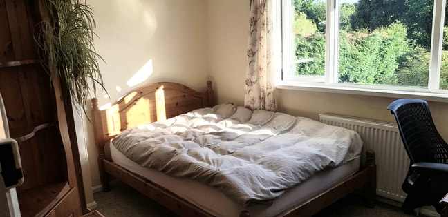 Sunny  double room in a family house Main Photo