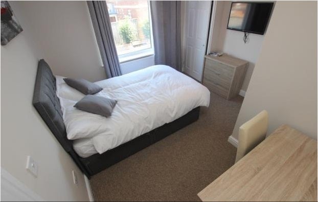 Ensuite Double Room - Walk to Reading West Main Photo
