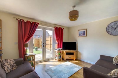 Two bedroom semi dettached house Main Photo