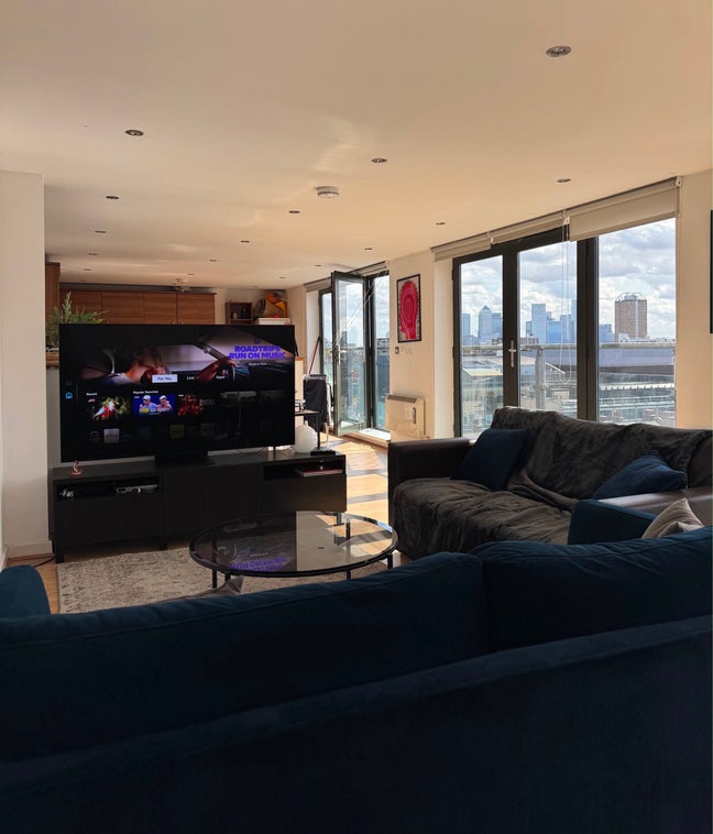 Penthouse, Large En-suite Double Bedroom Main Photo